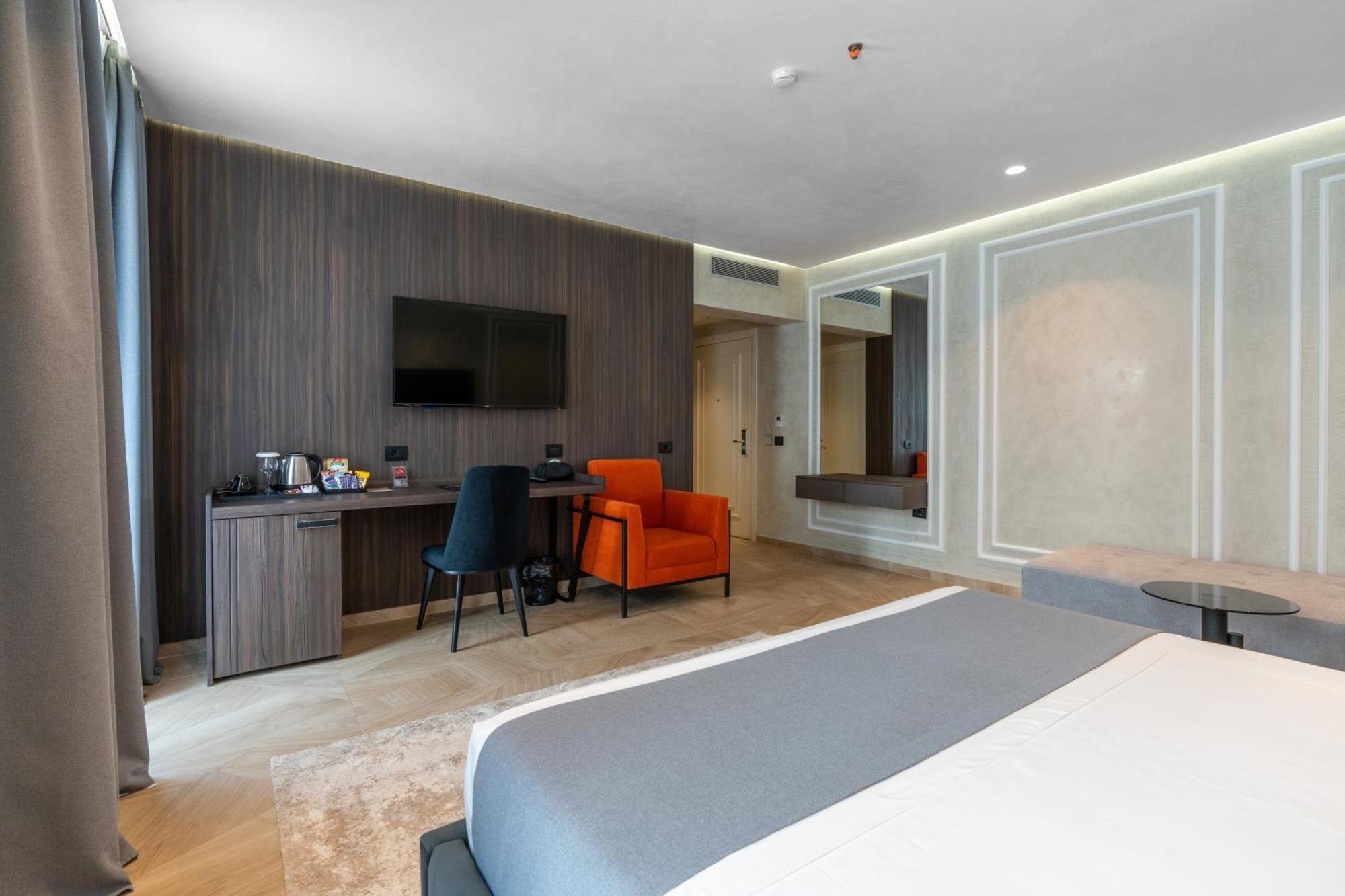 Hotel Plaza 培拉特 外观 照片