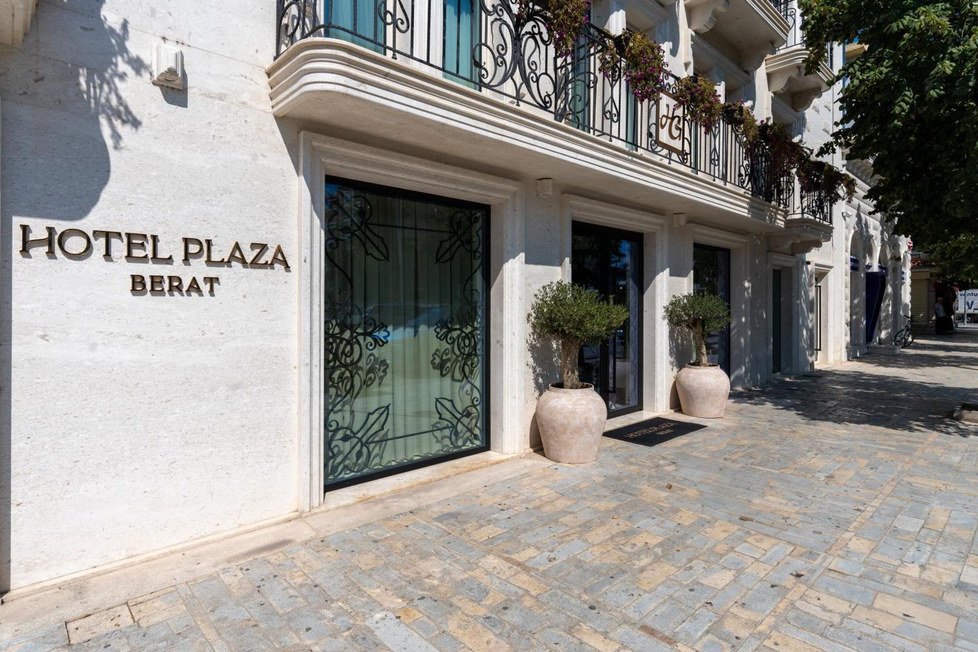 Hotel Plaza 培拉特 外观 照片